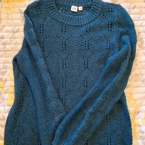 Gap Small women’s lightweight blend sweater.